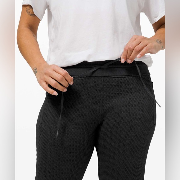 Lululemon Engineered Warmth Jogger Pants Womens 10 Black - Picture 3 of 11
